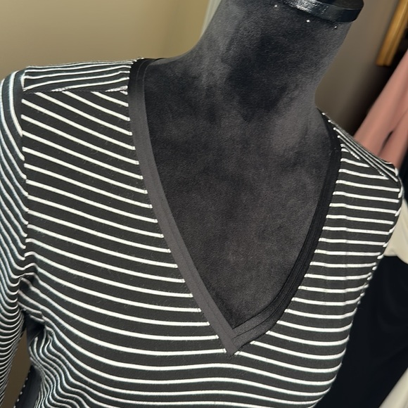 WHBM long sleeve knit top - Picture 3 of 8